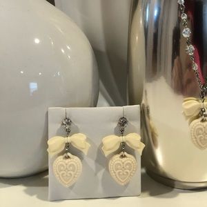 Tarina Tarantino Cream Heart Earrings